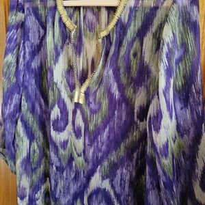 Woman's Chicos Travelers top size 2, purple w/gold trim